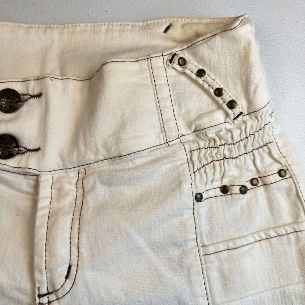 Colombian White Denim Skinny Capri Pants Western Studded Brown Stitch Size 12